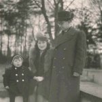 Rolf Kühnle mit seinen Eltern 1943>